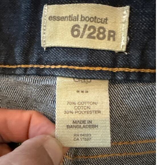 Gap Essential Bootcut Jeans Size 6 Dark Wash Blue Mid Rise Timeless Y2K Denim - Picture 4 of 9